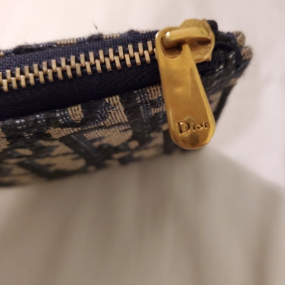 DIORESSENTIALS Coin Wallet - Picture 3 of 5